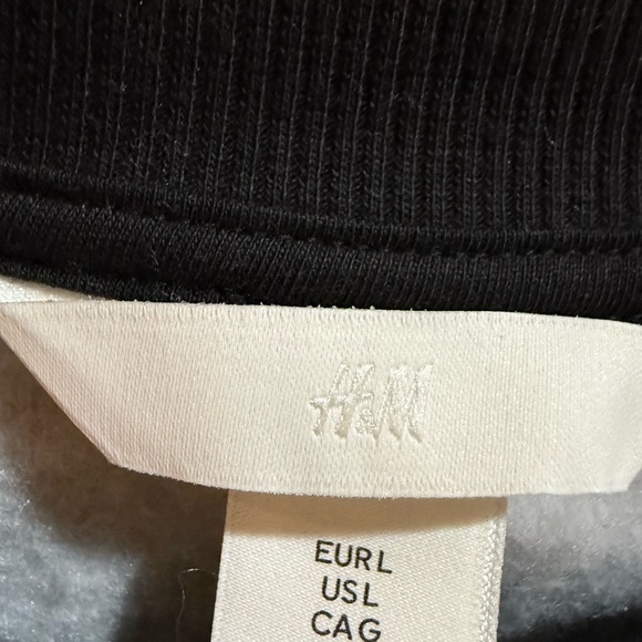 H&M Striped Sweatshirt – Black/White – Size L - Picture 3 of 3